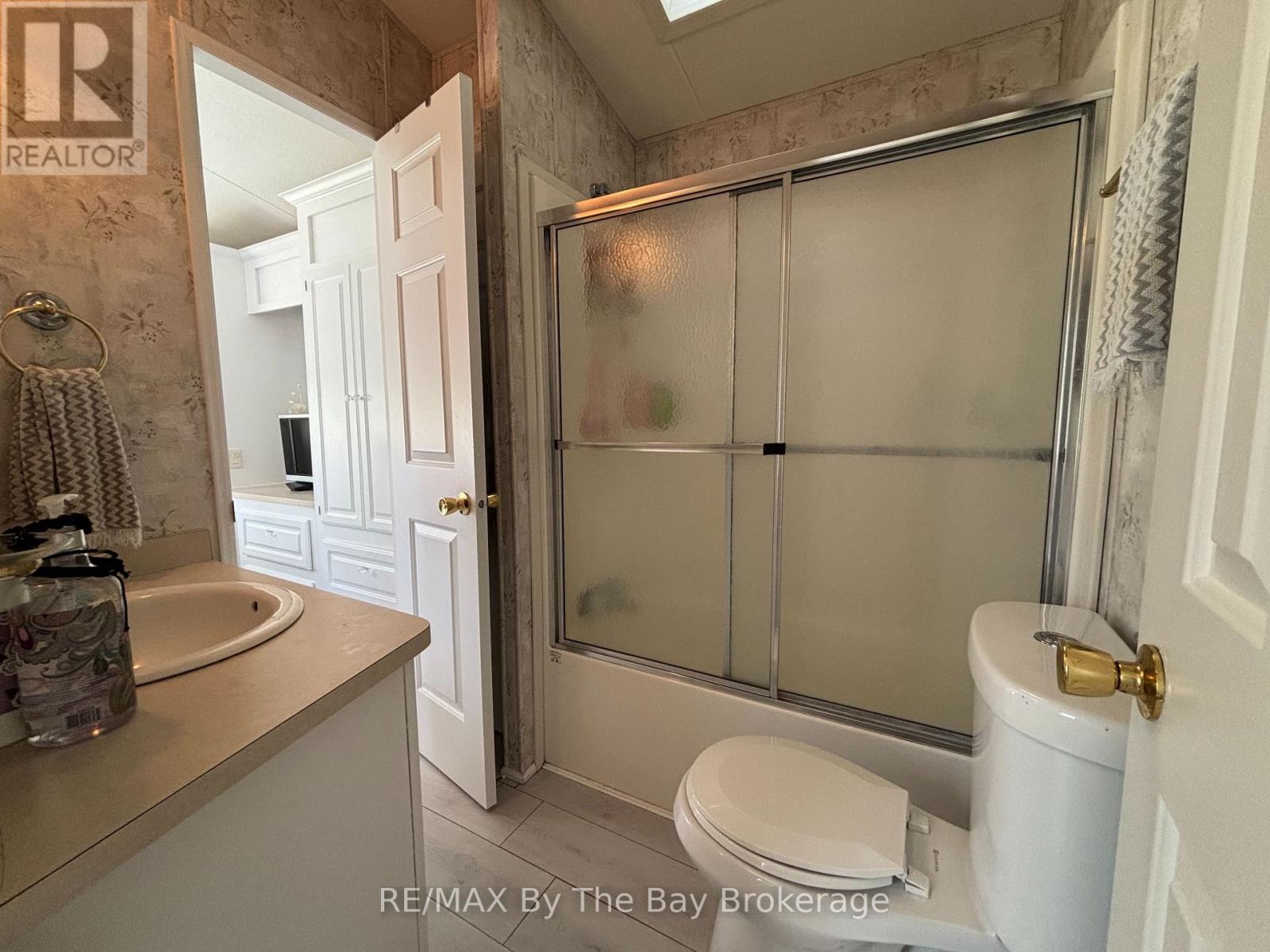 15 HURON CIRCLE - 19