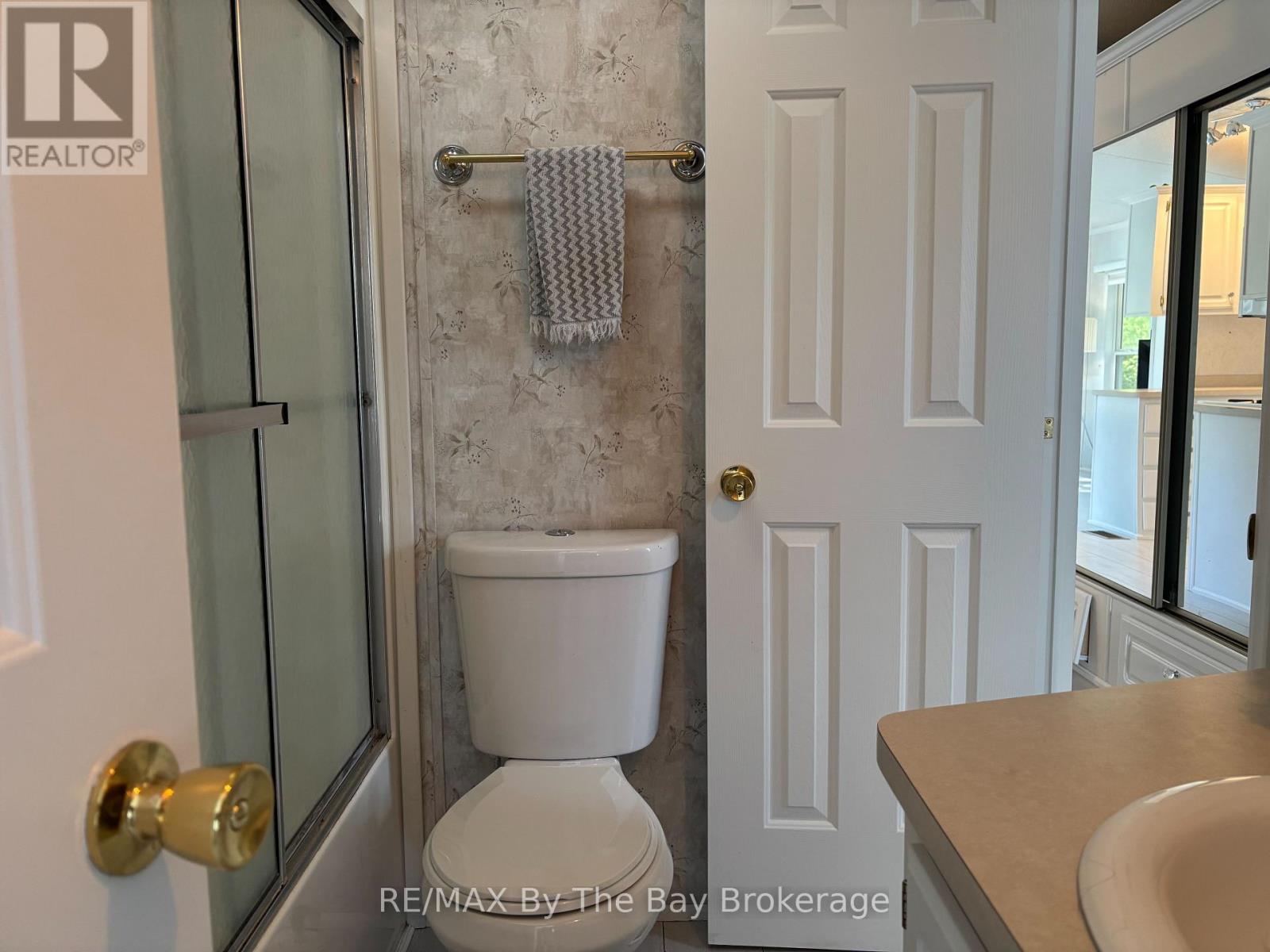15 HURON CIRCLE - 18