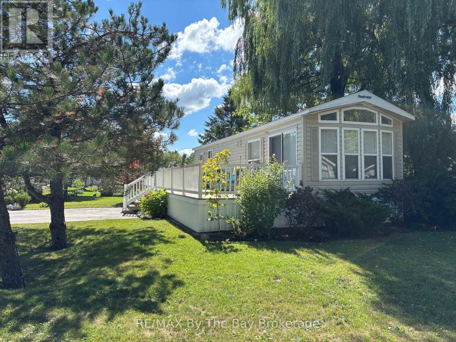 15 HURON CIRCLE - 7
