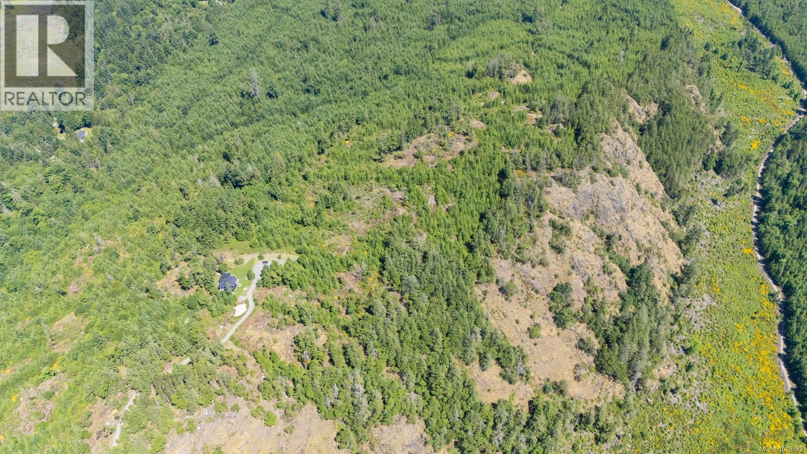 5876 Stoltze Rd, Duncan