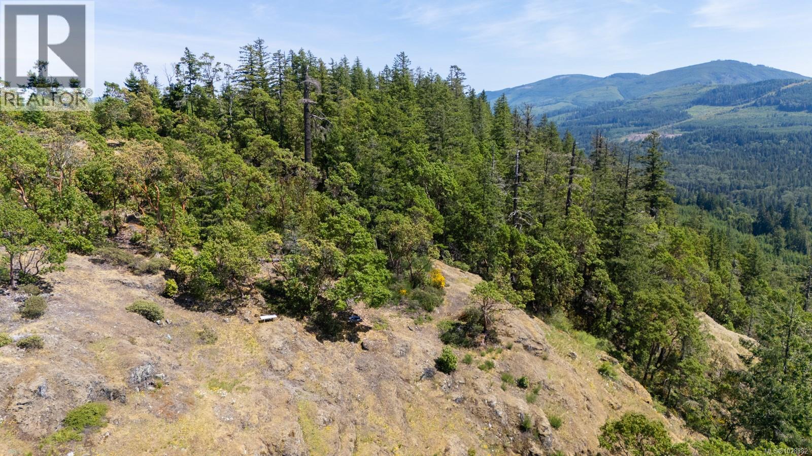 5876 Stoltze Rd, Duncan