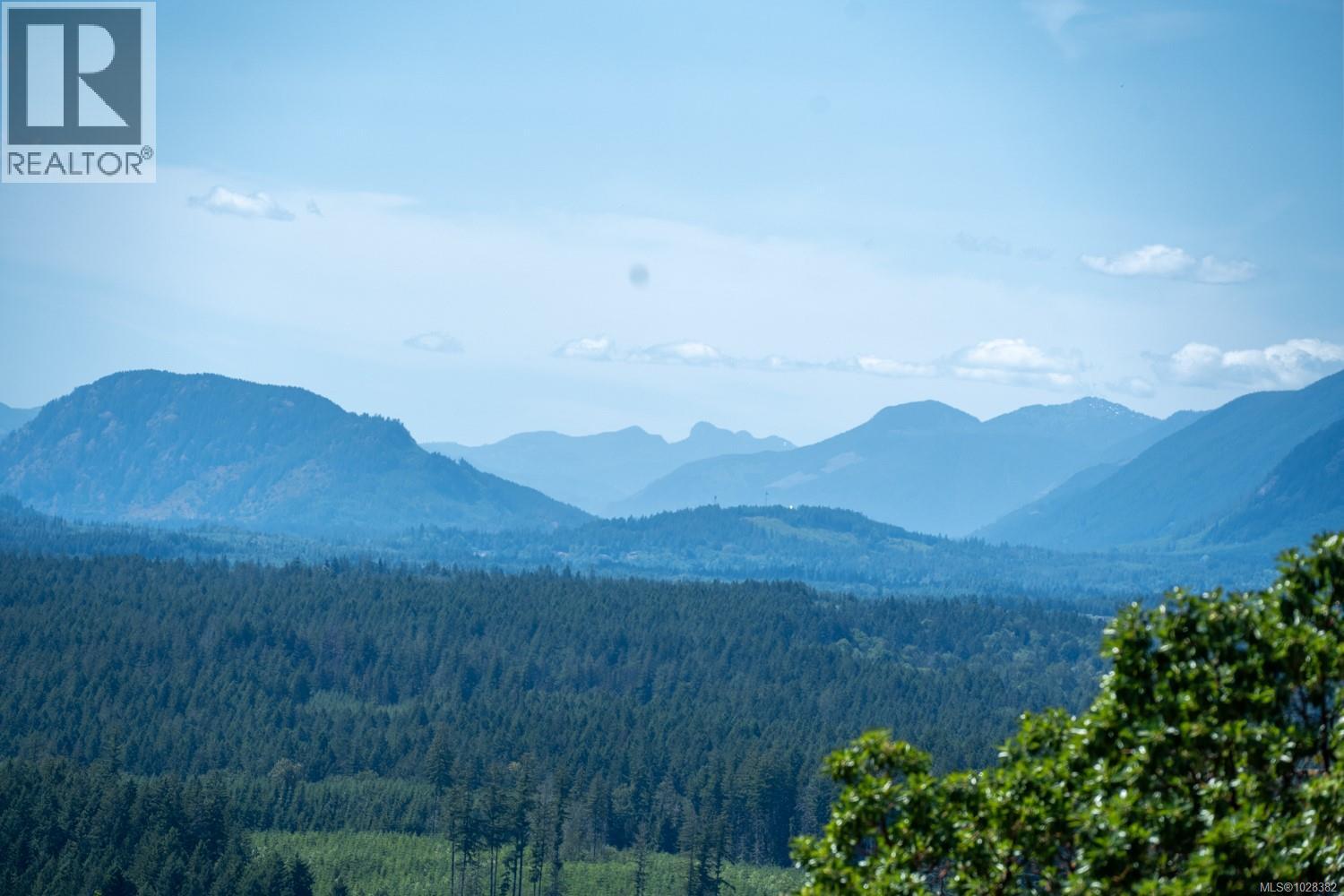 5876 Stoltze Rd, Duncan