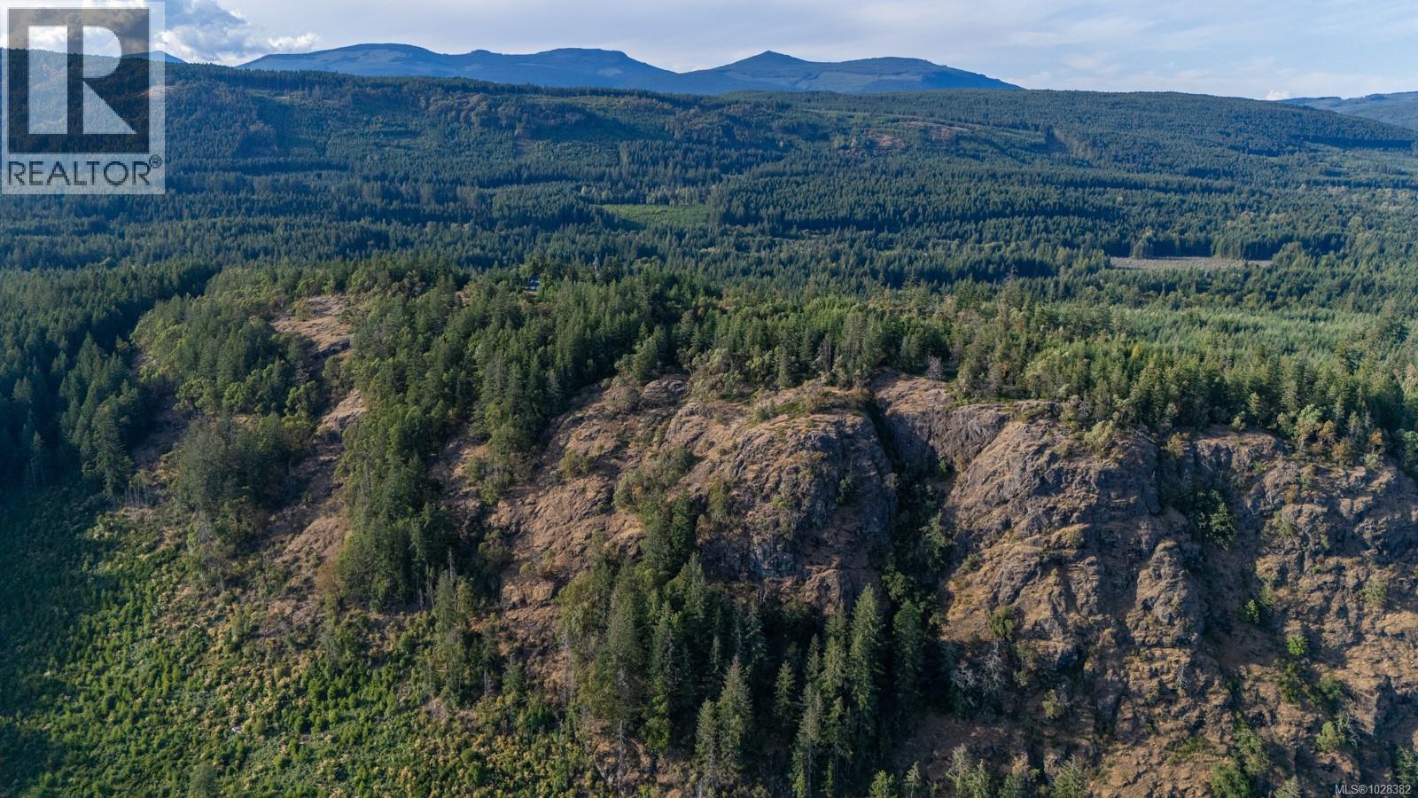 5876 Stoltze Rd, Duncan