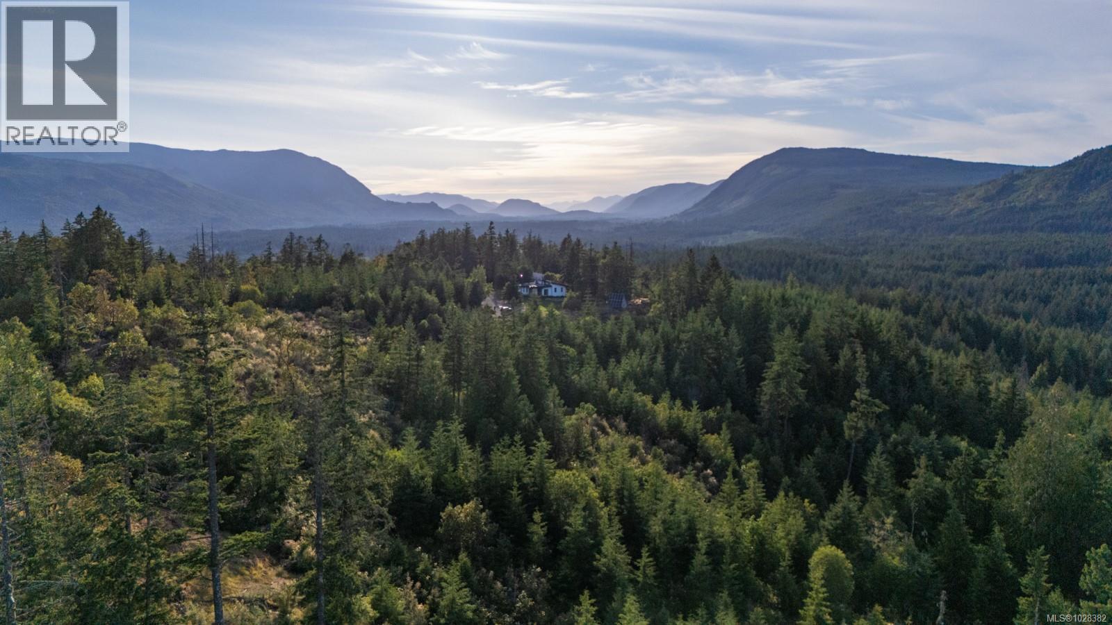 5876 Stoltze Rd, Duncan