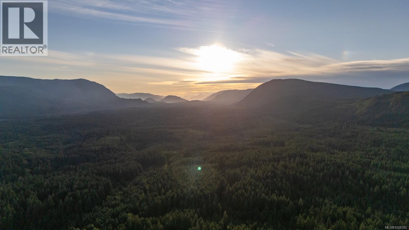 5876 Stoltze Rd, Duncan