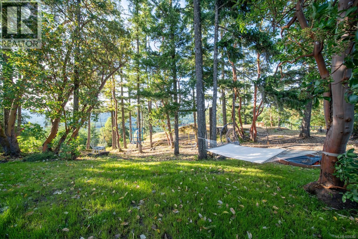 5876 Stoltze Rd, Duncan