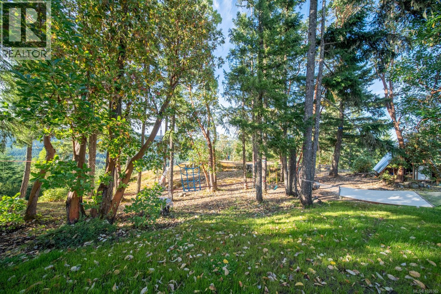 5876 Stoltze Rd, Duncan