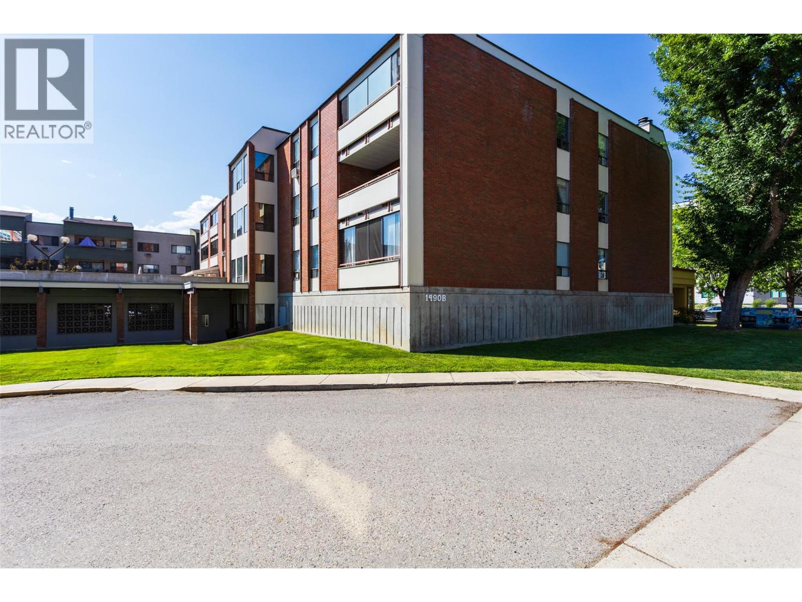 #206-1490B Gordon Drive, Kelowna