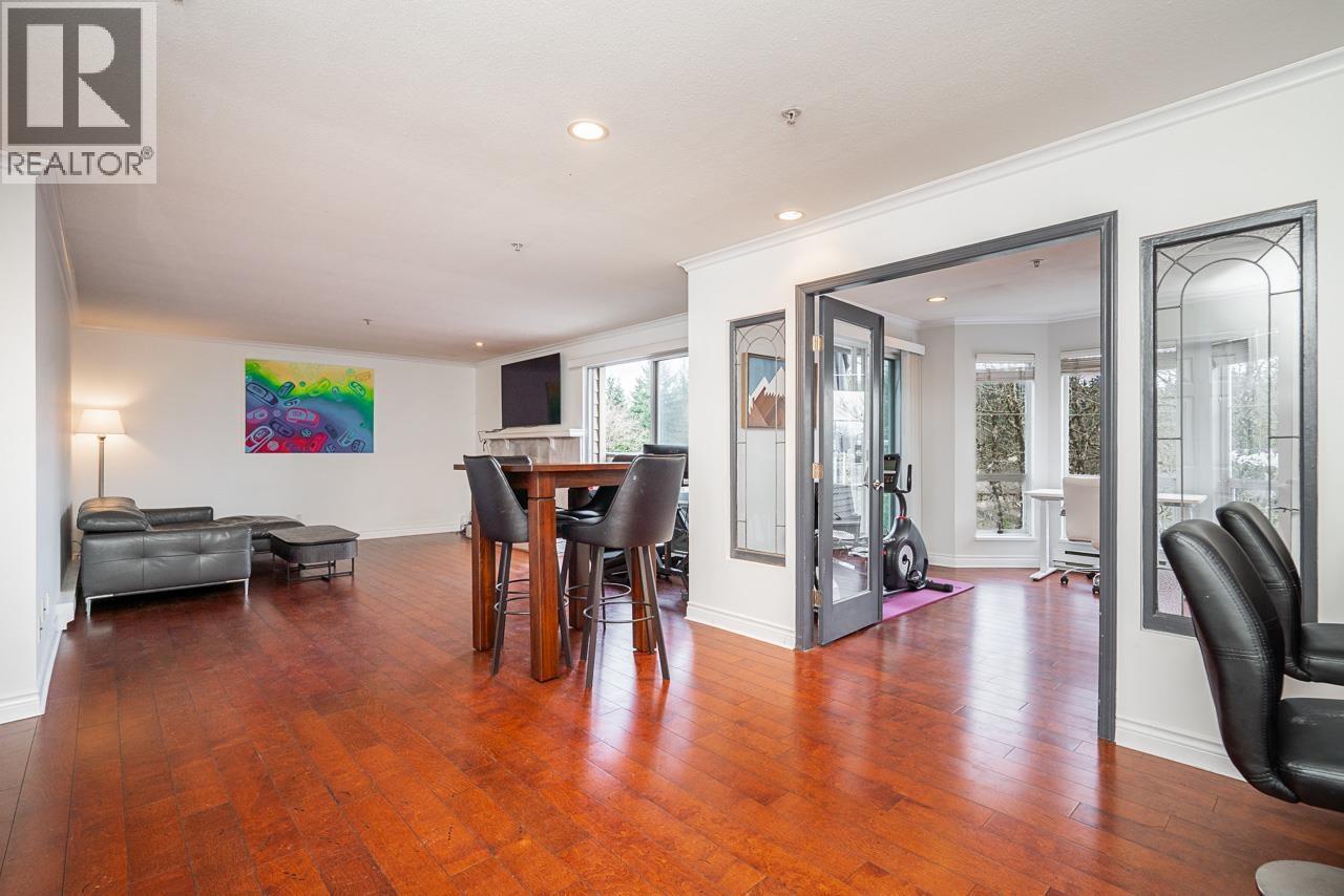 405 1000 BOWRON COURT, North Vancouver