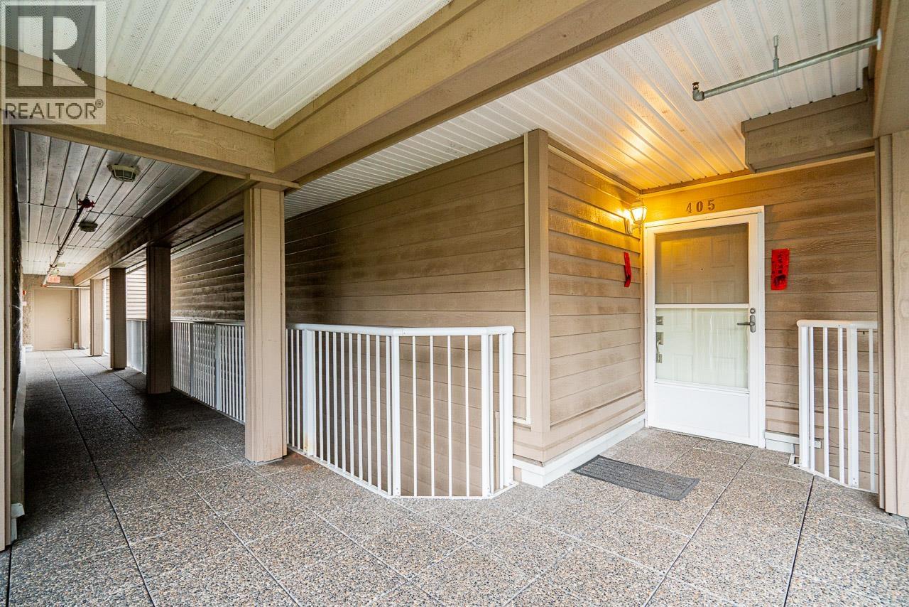 405 1000 BOWRON COURT, North Vancouver