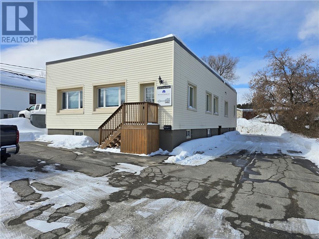 667 St Clair Street, Greater Sudbury, Ontario, P3E4G9 — Photo 25