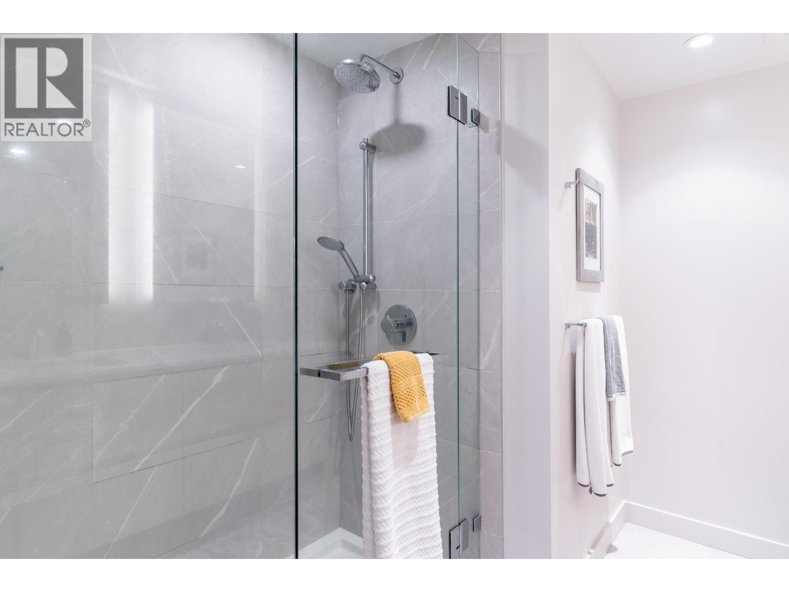 706 1500 FERN STREET, North Vancouver