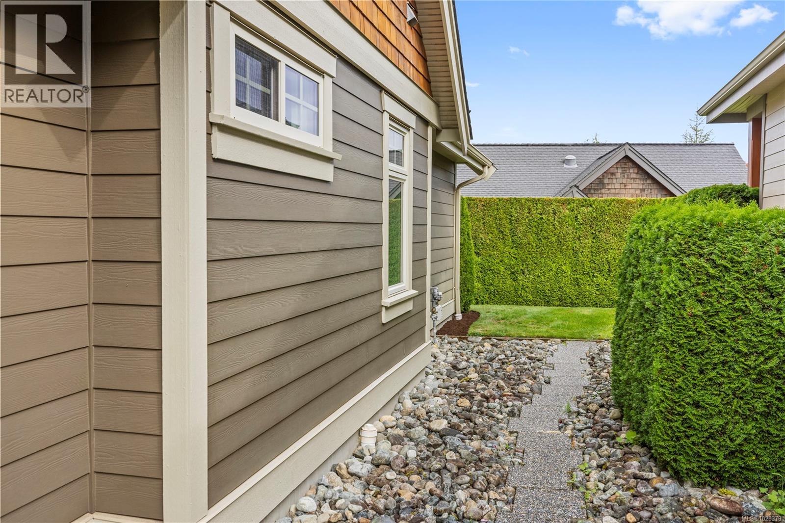 515 EAGLEWOOD CRT - 38