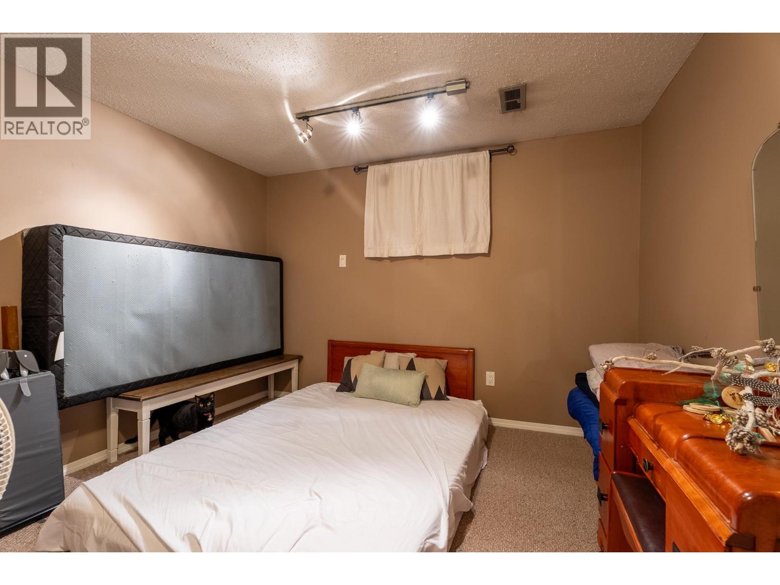 1228 GENEVIEVE CRESCENT - 12