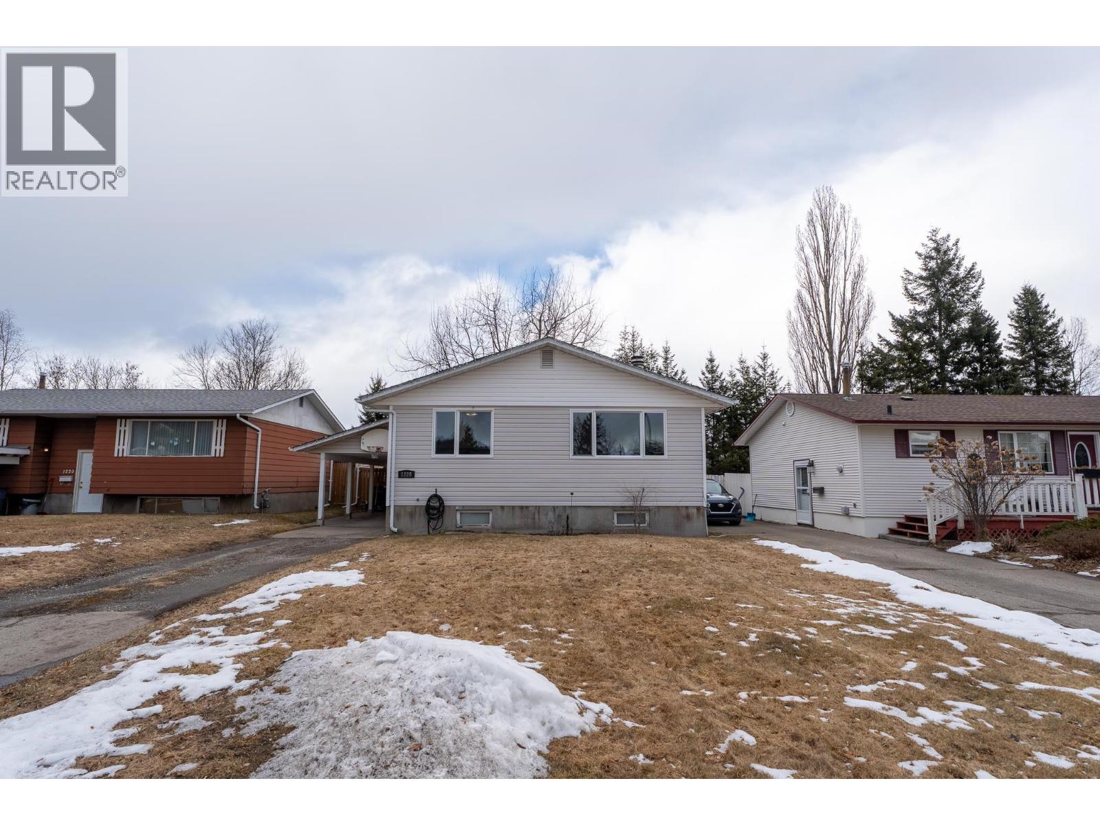 1228 GENEVIEVE CRESCENT - Image 3