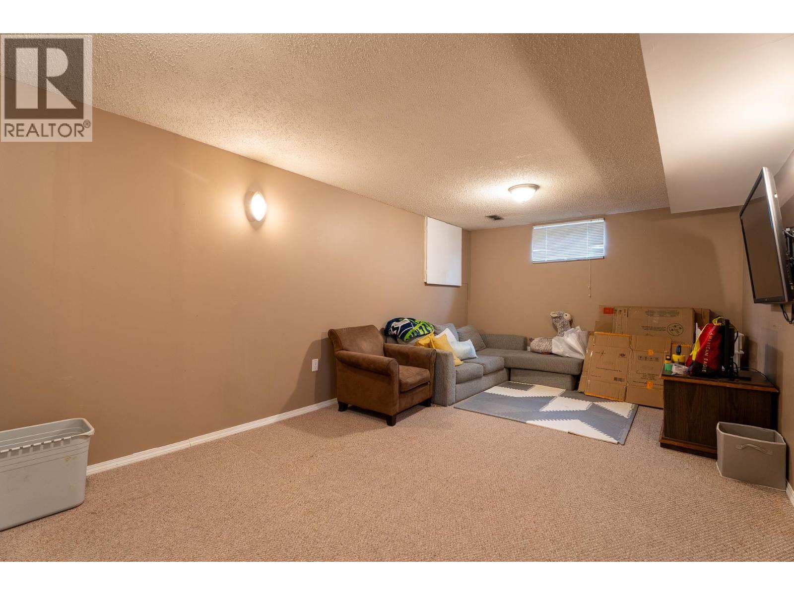 1228 GENEVIEVE CRESCENT - 6