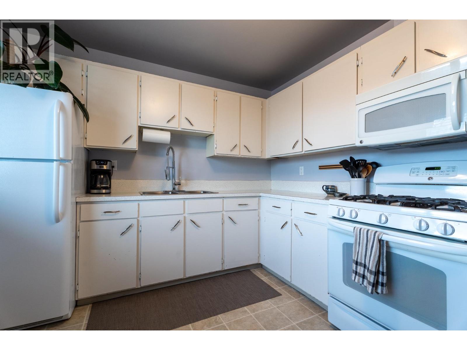 1228 GENEVIEVE CRESCENT - 8