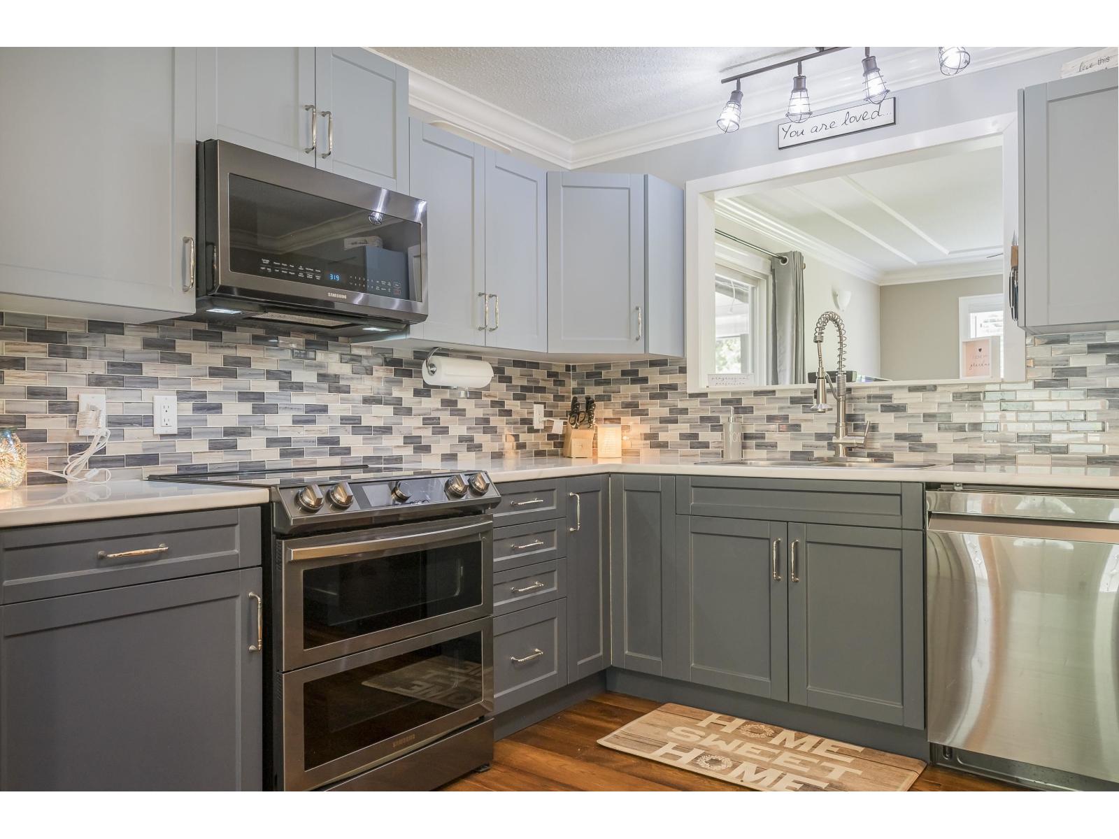 25035 10 AVENUE, Langley