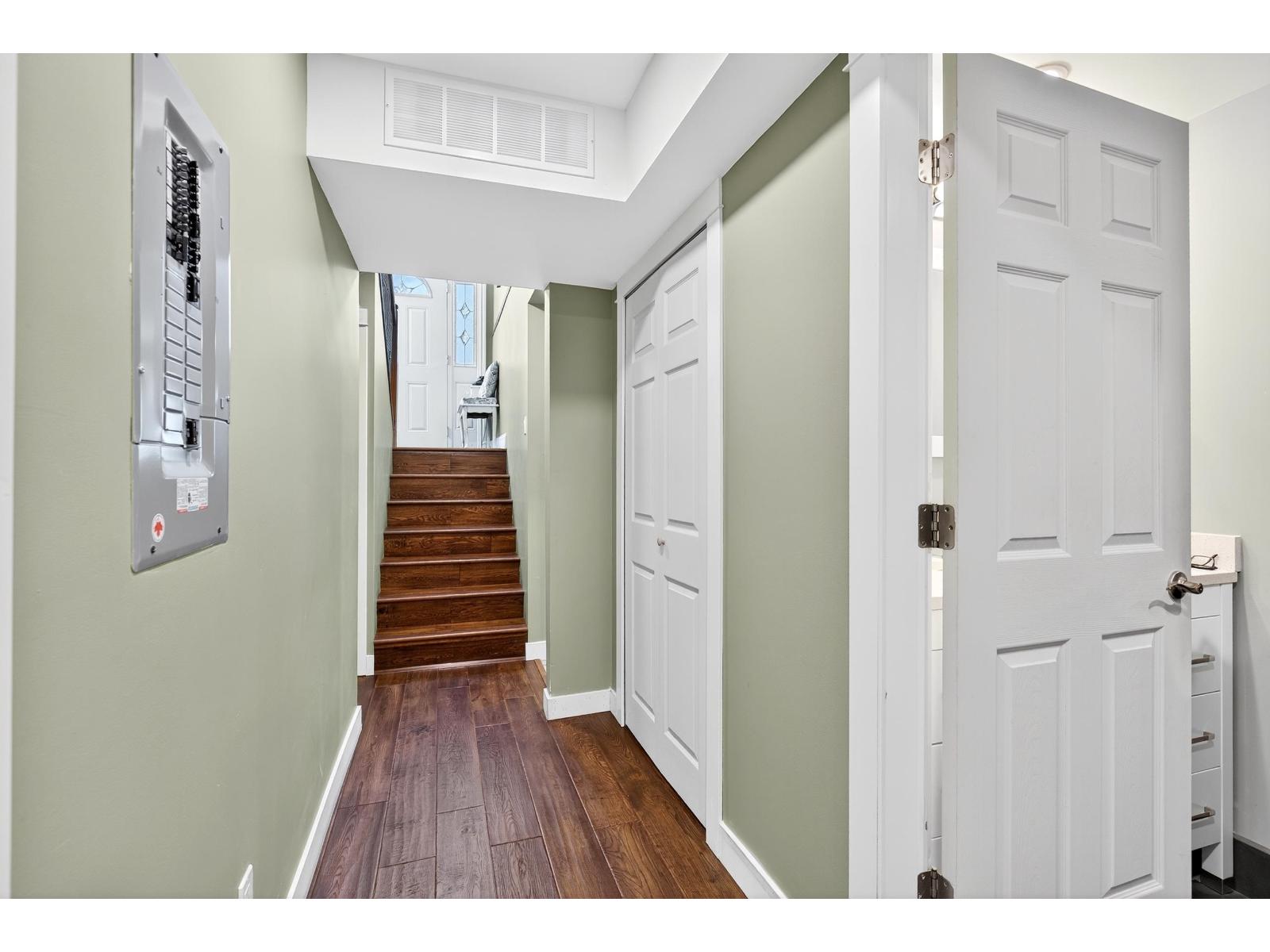 25035 10 AVENUE, Langley