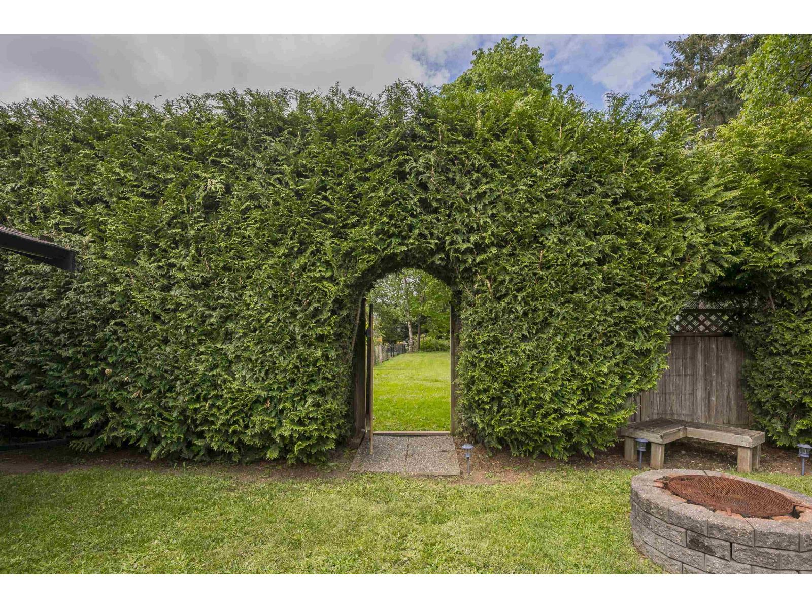 25035 10 AVENUE, Langley