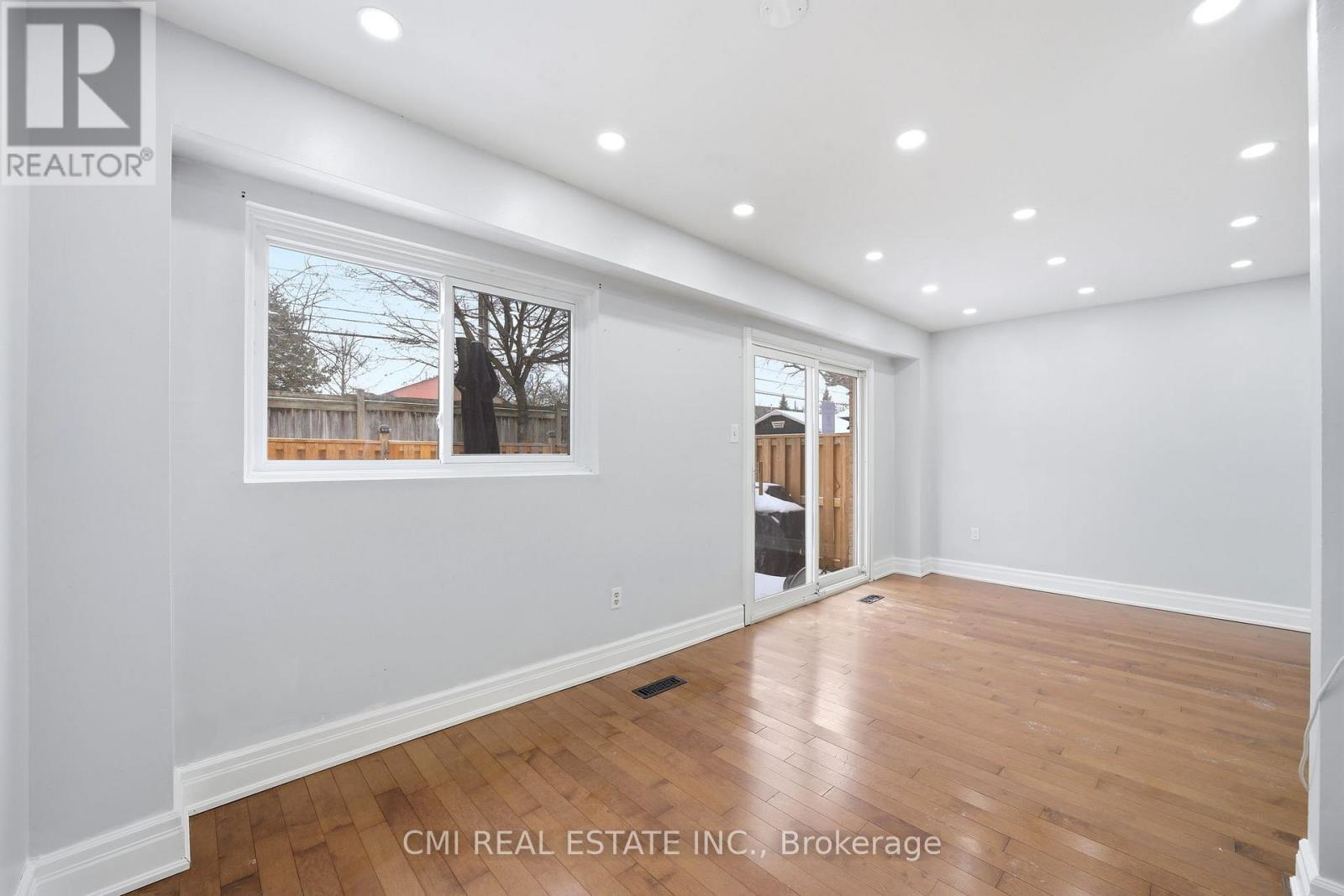 #116 1538 LANCASTER DRIVE - 15