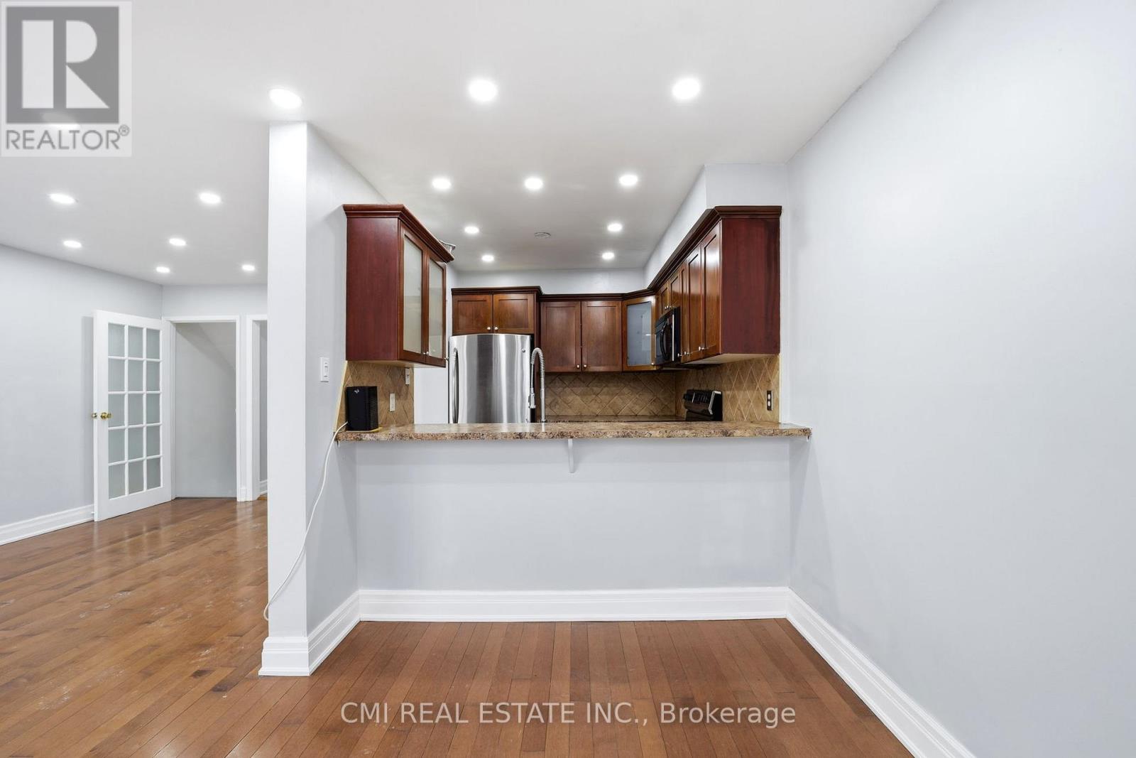 #116 1538 LANCASTER DRIVE - 16