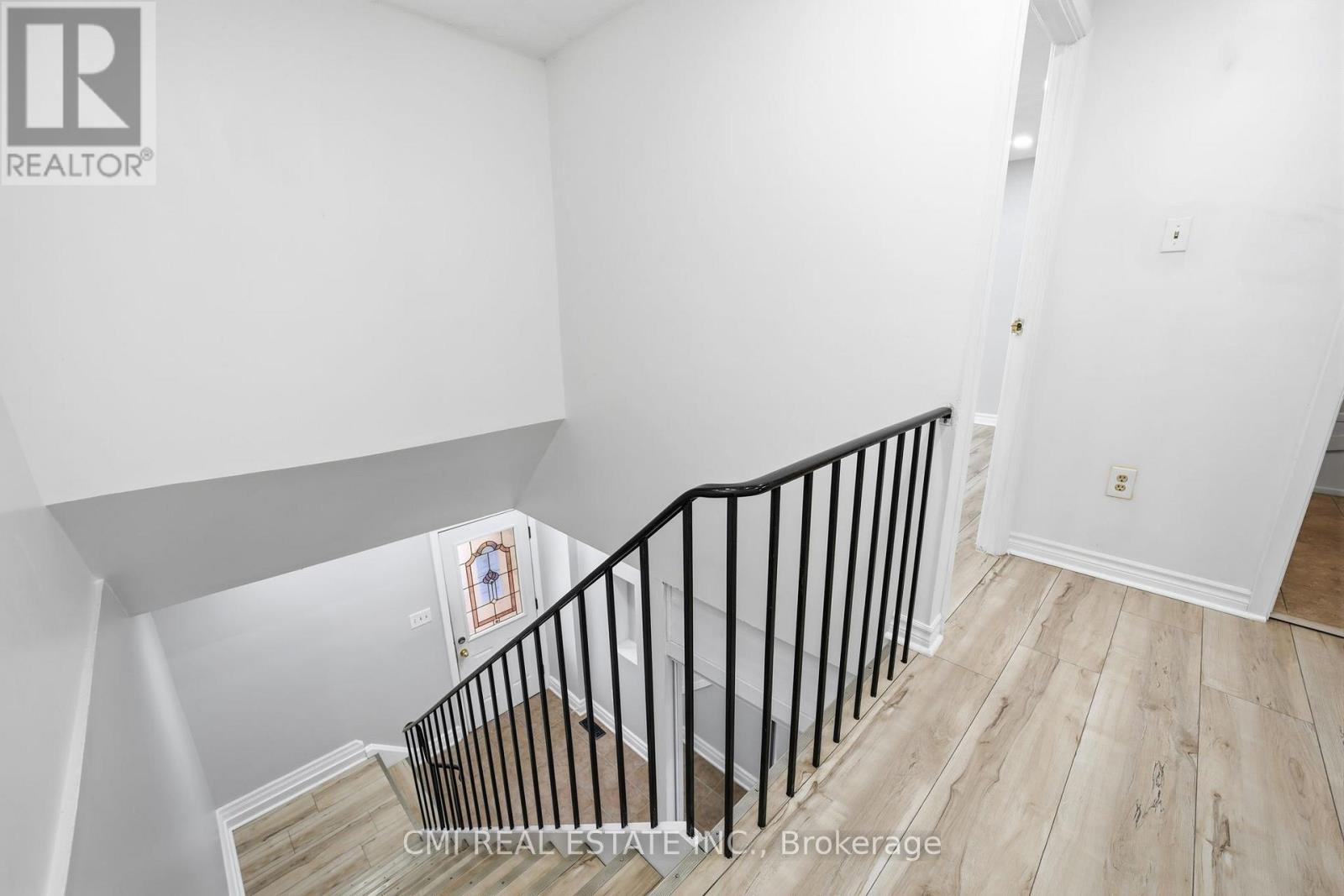 #116 1538 LANCASTER DRIVE - 21