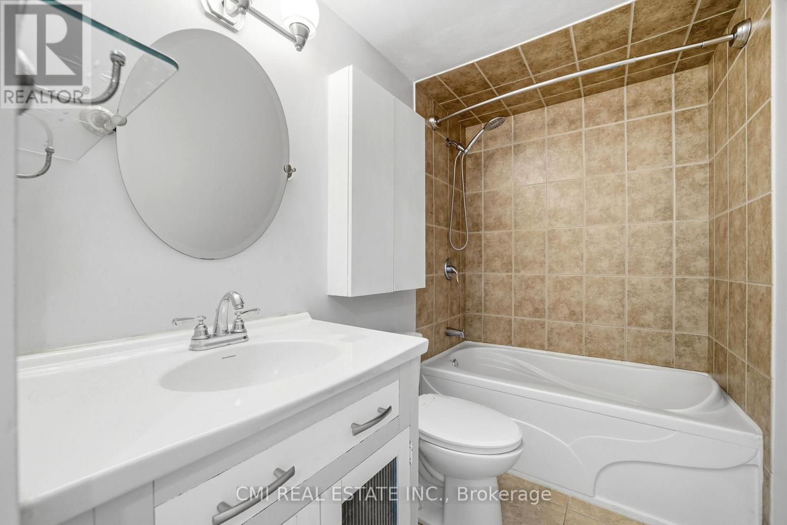 #116 1538 LANCASTER DRIVE - 27