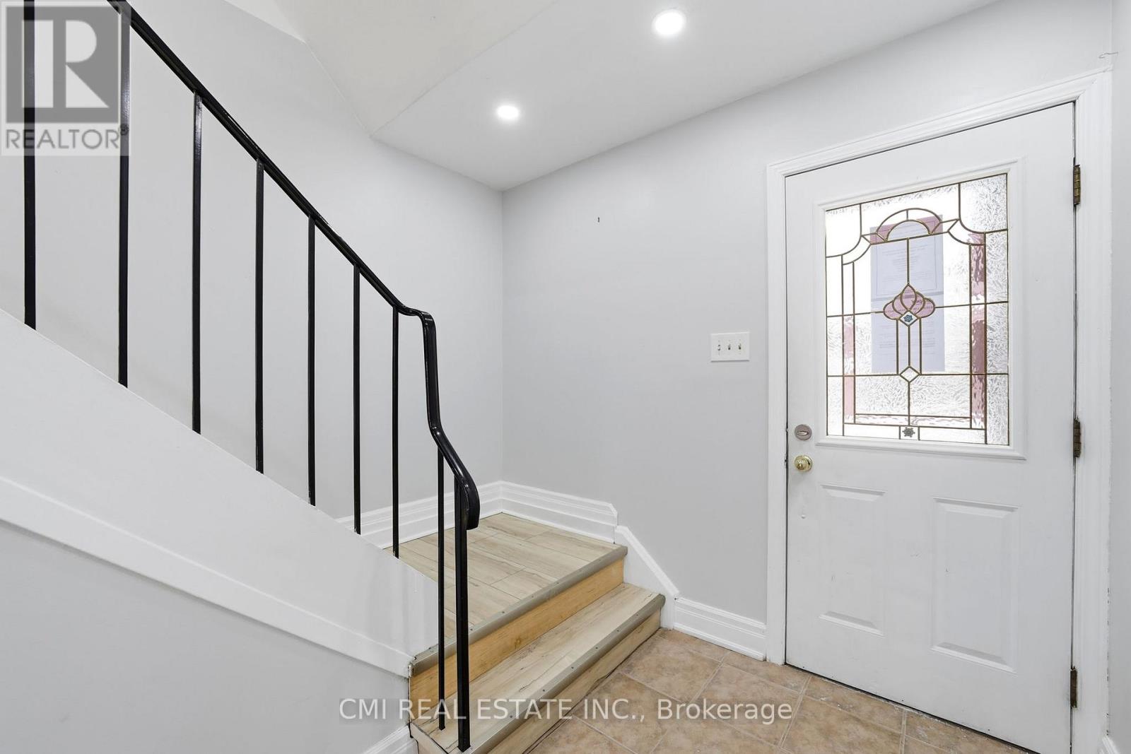 #116 1538 LANCASTER DRIVE - 5