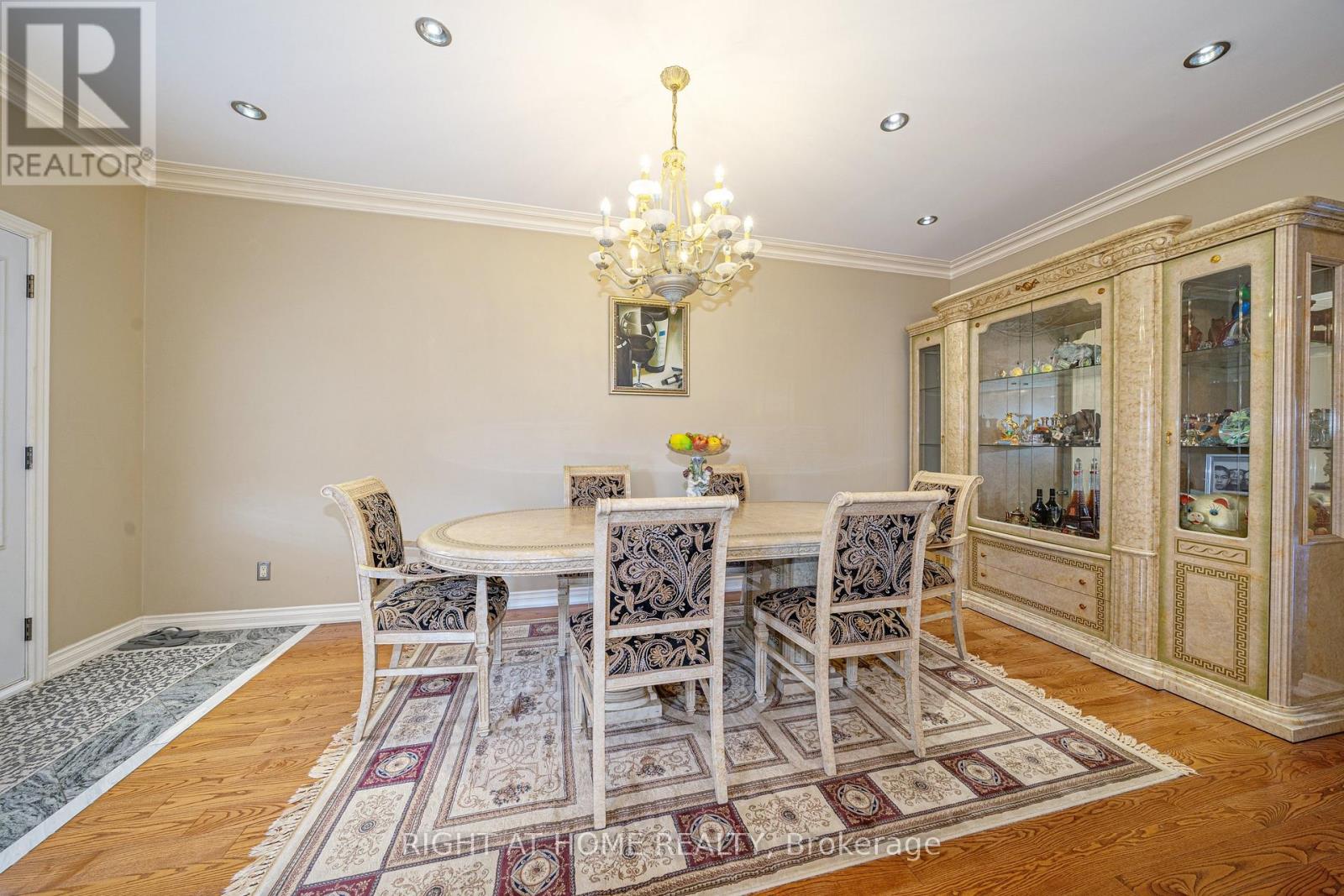 47 DAVOS ROAD - 18