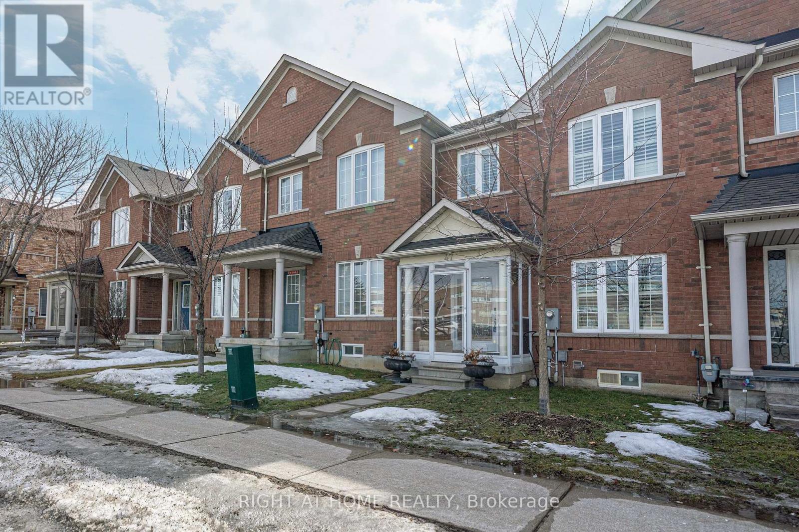 47 DAVOS ROAD - 2