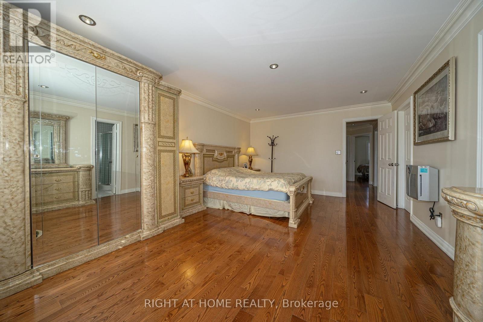 47 DAVOS ROAD - 24