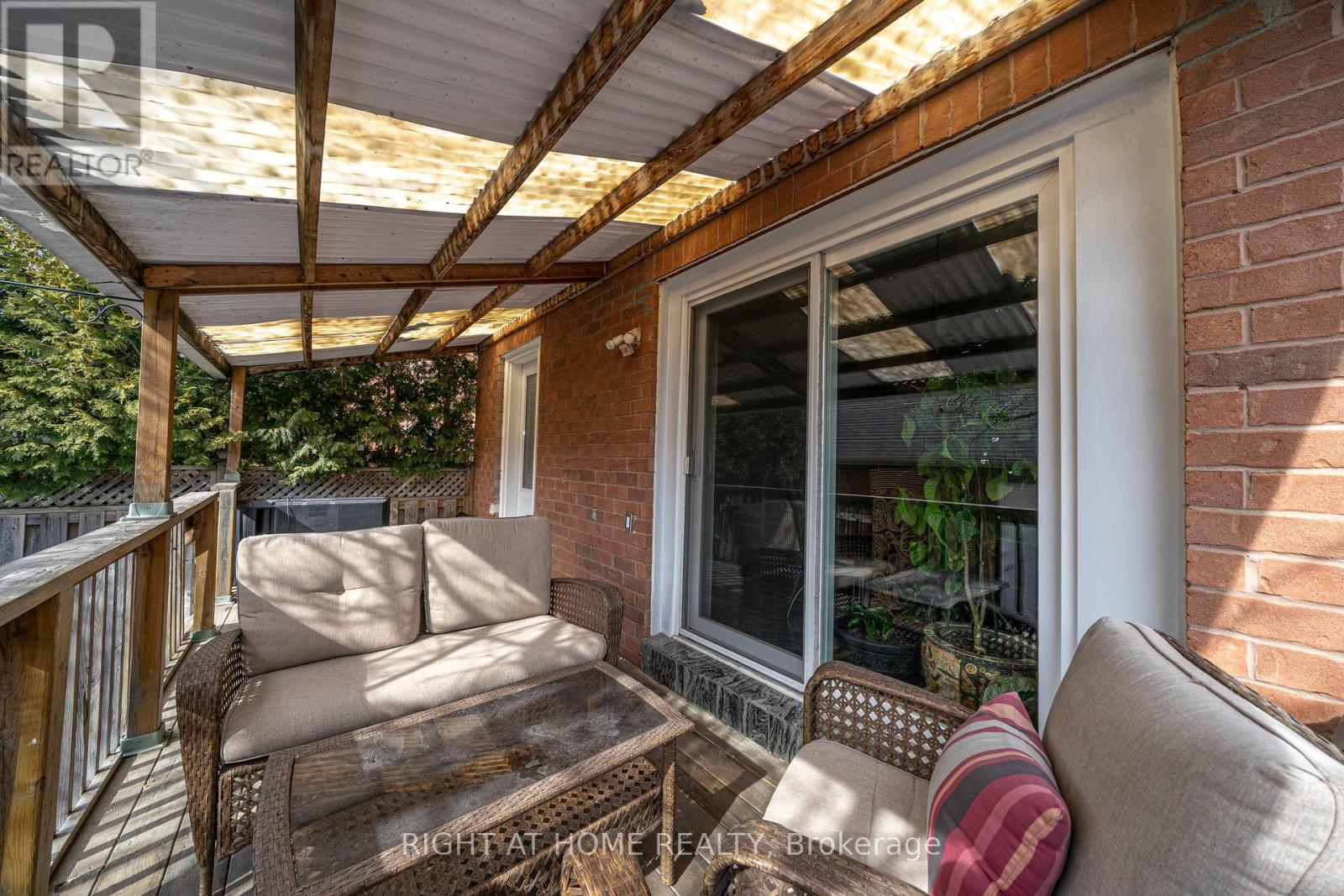 47 DAVOS ROAD - 40