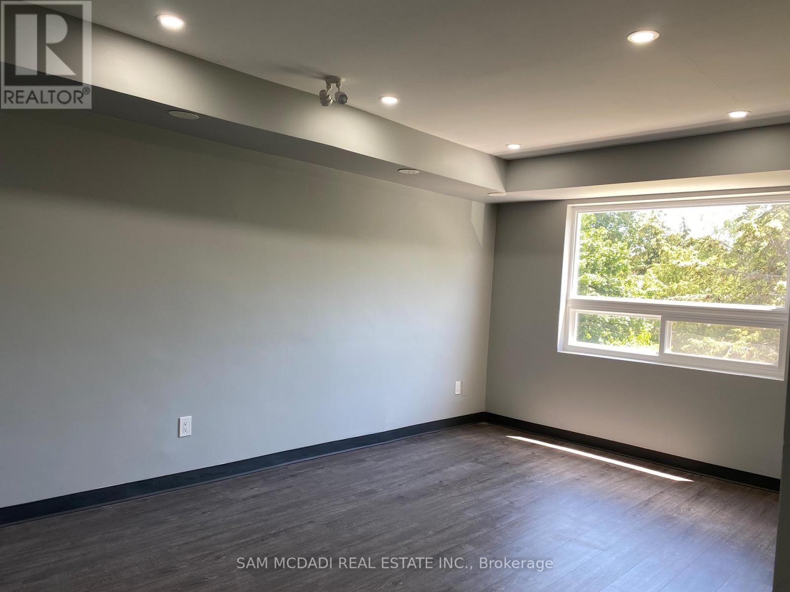 204 - 1728 LAKESHORE ROAD W