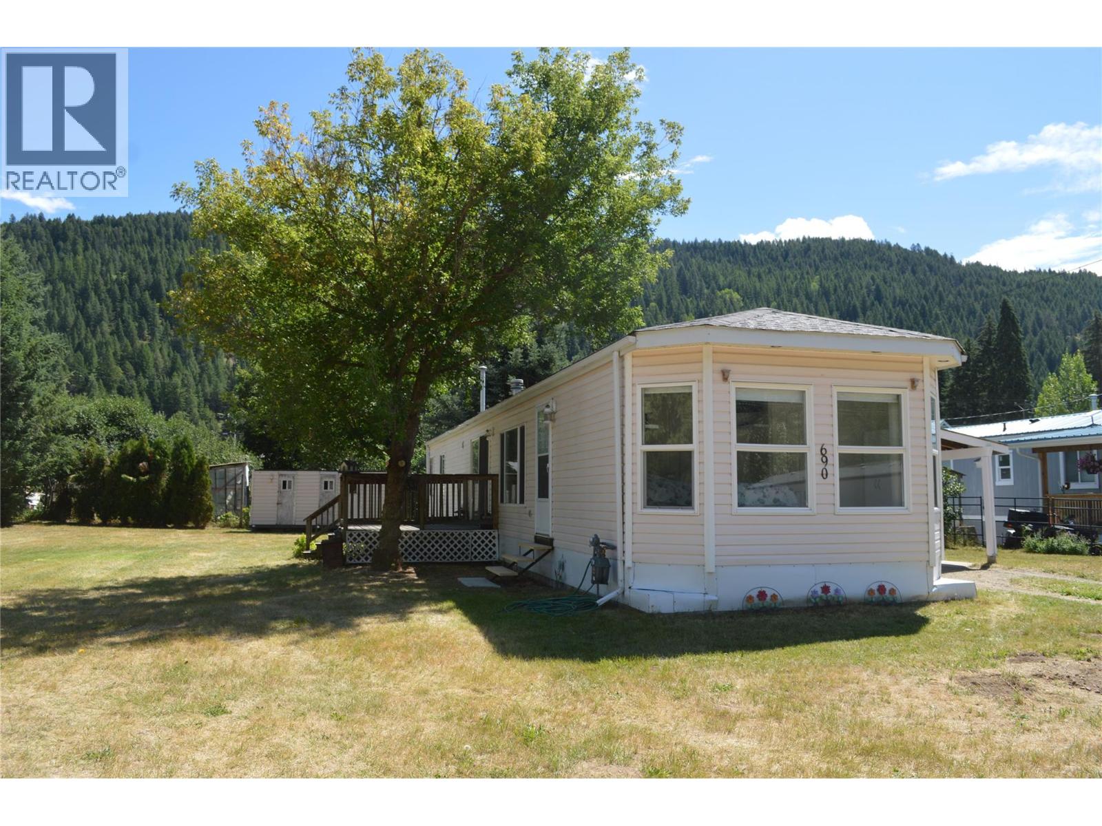 690 Copper Avenue - photo 2