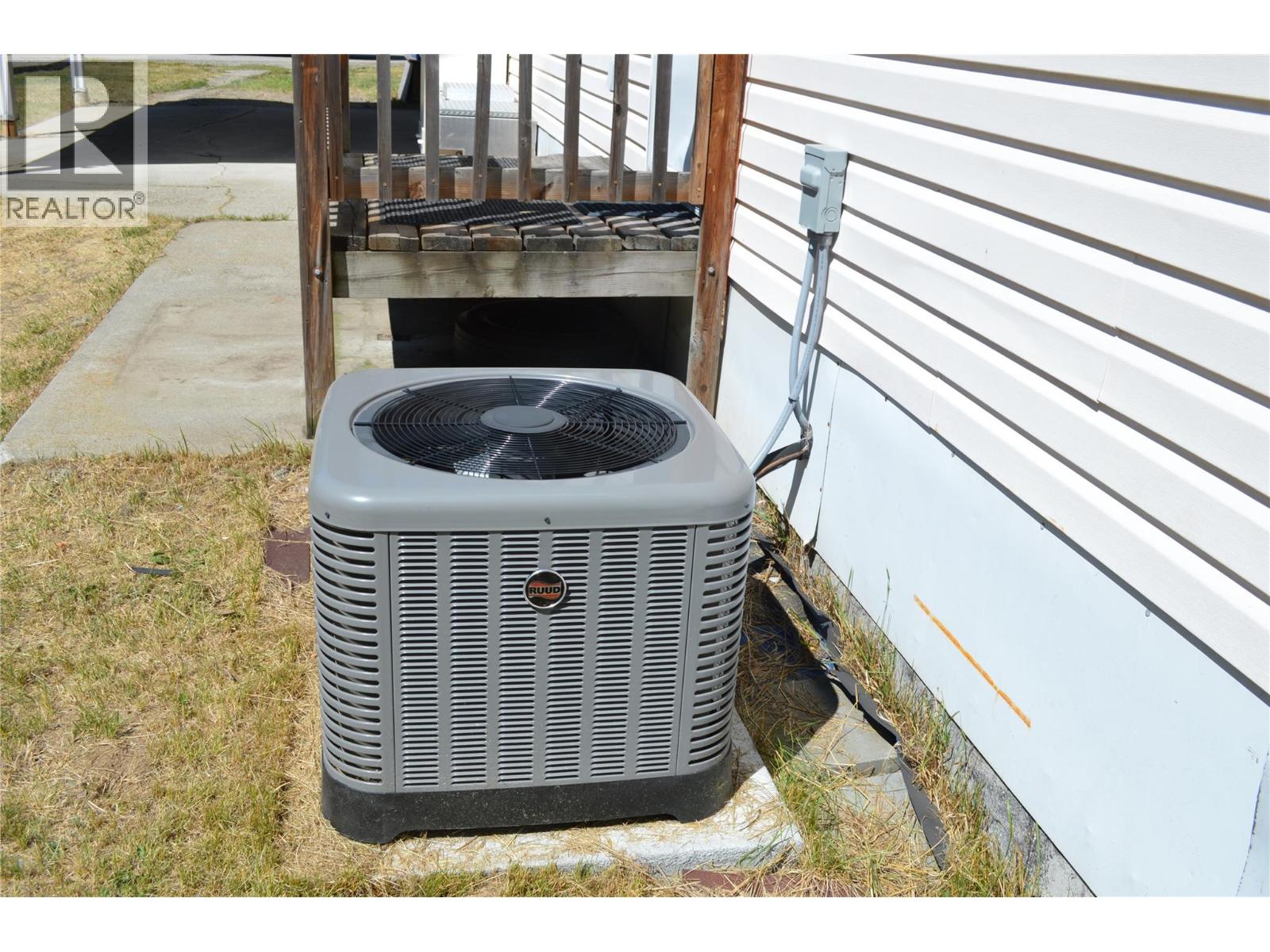 690 COPPER AVENUE N - 33