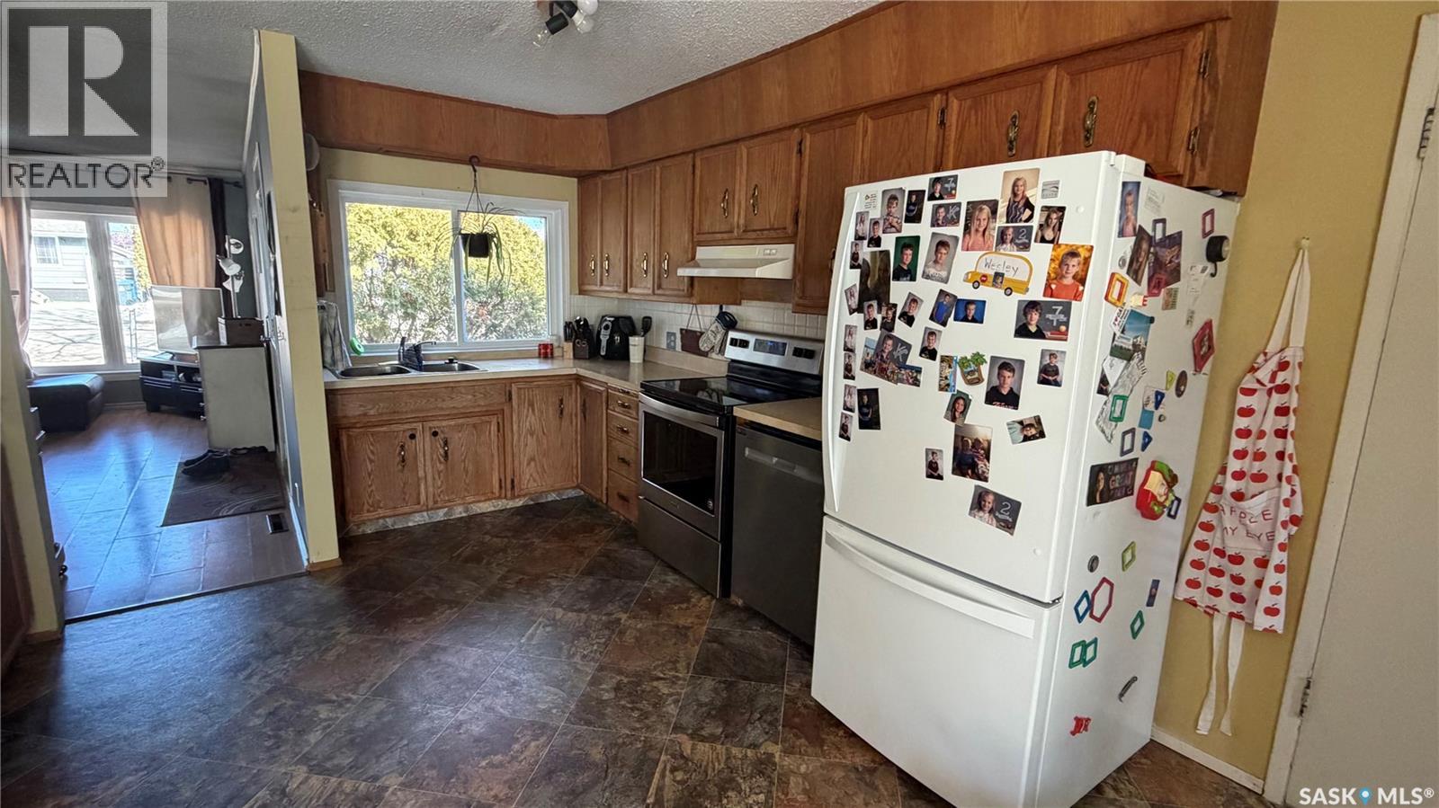 918 Albert STREET - 10