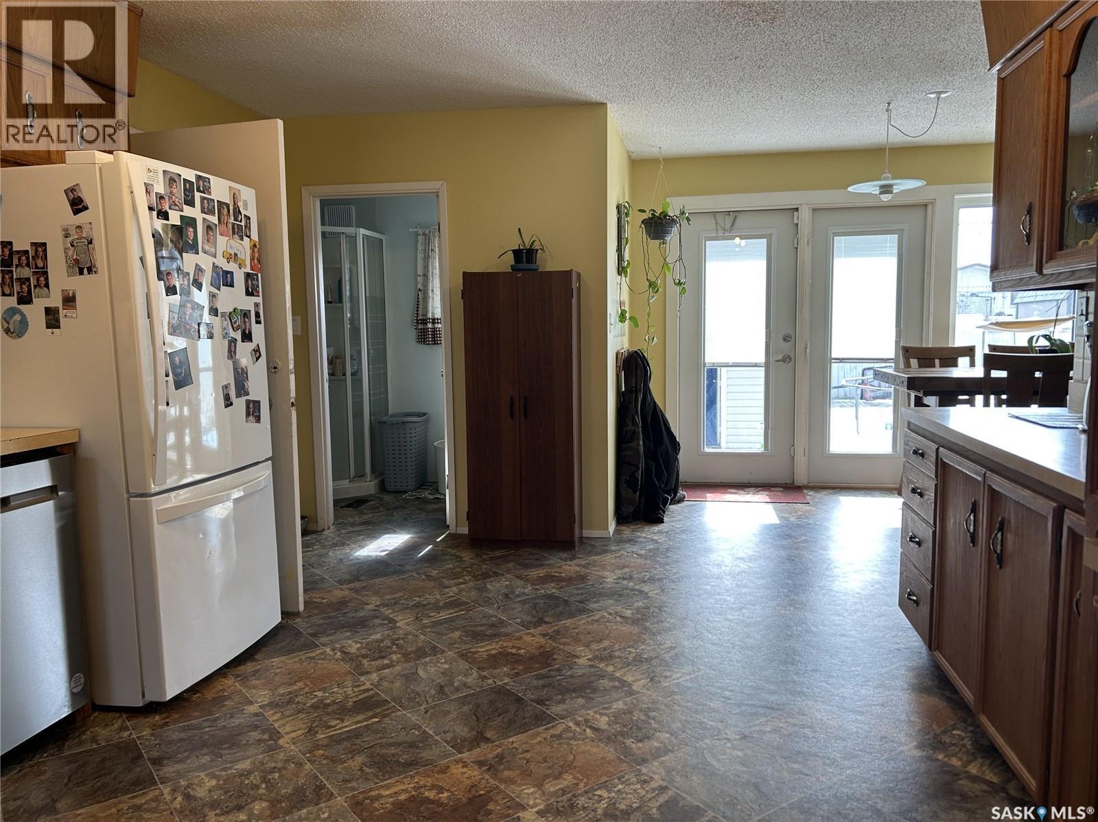 918 Albert STREET - 11