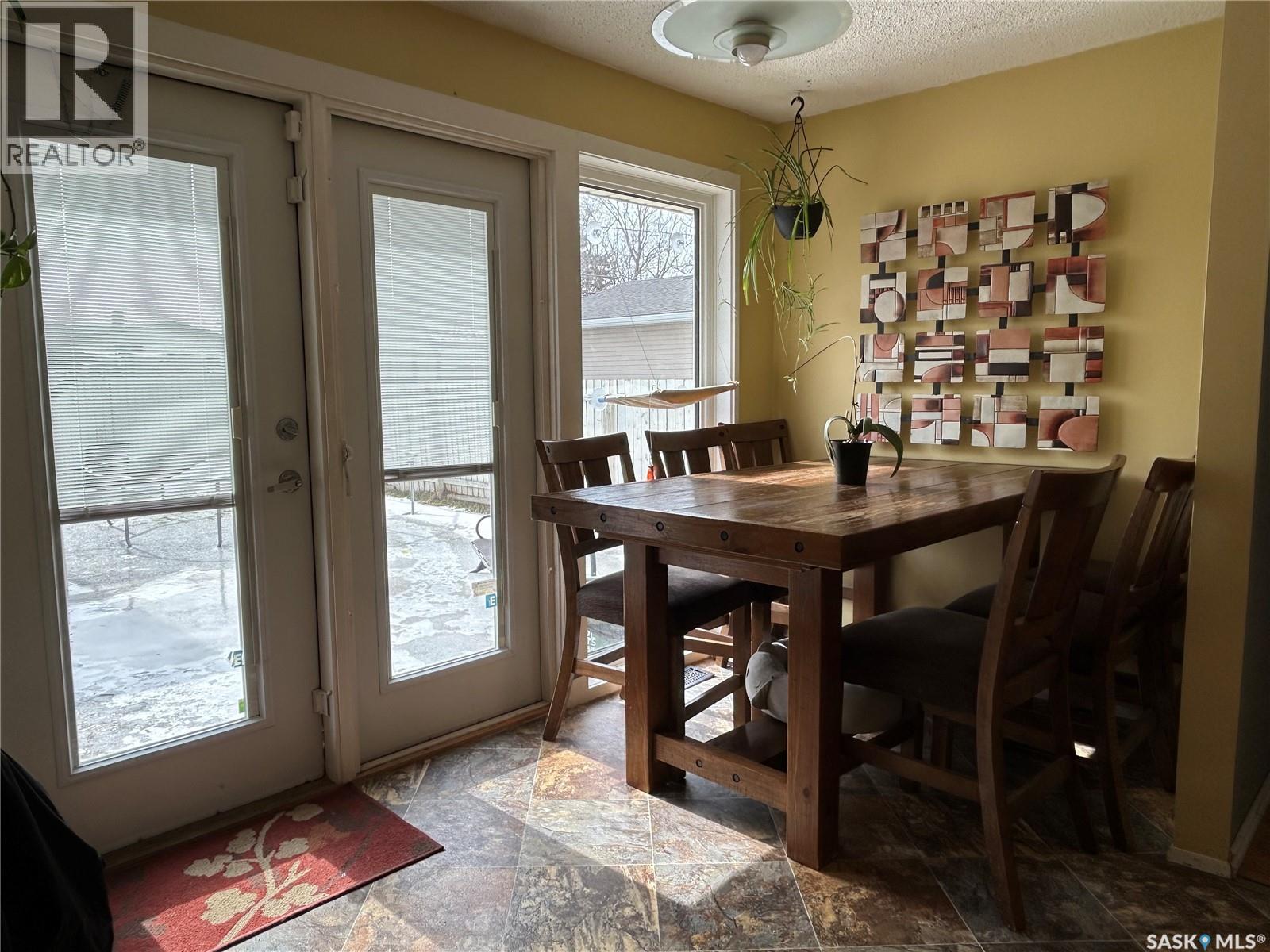 918 Albert STREET - 13