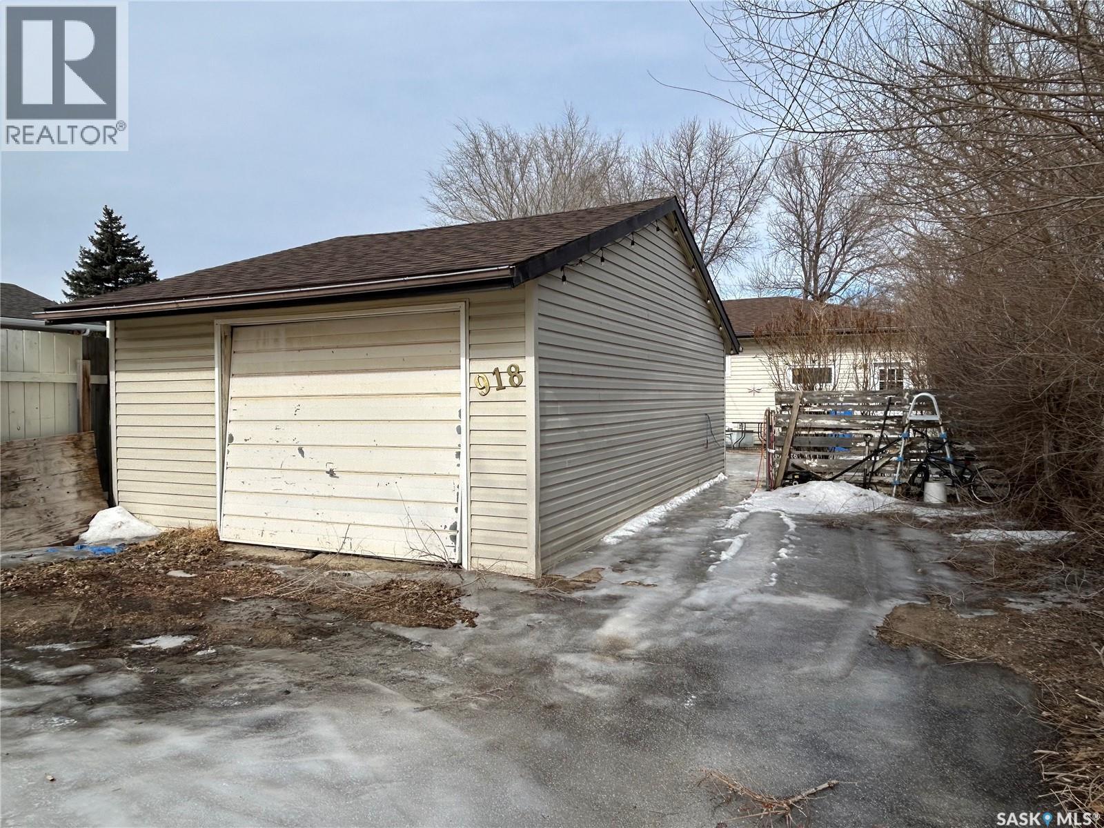 918 Albert STREET - 30