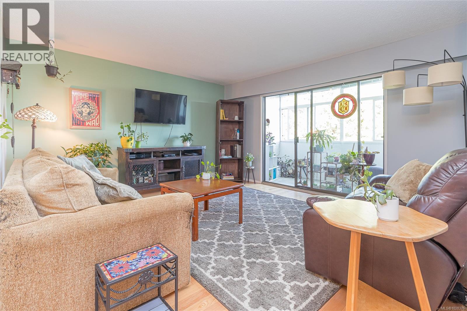 401 924 Cook Street, Victoria