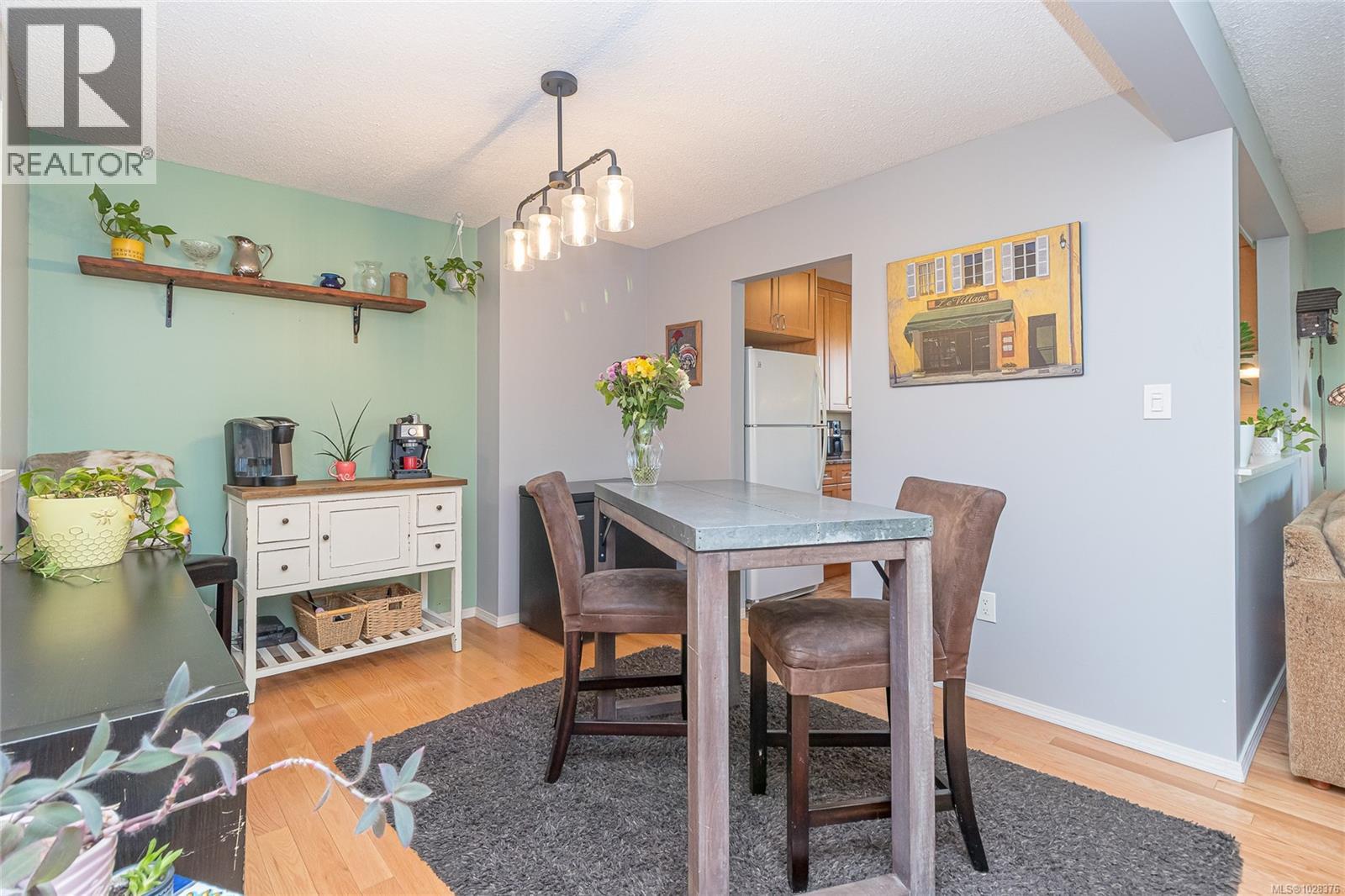 401 924 Cook Street, Victoria