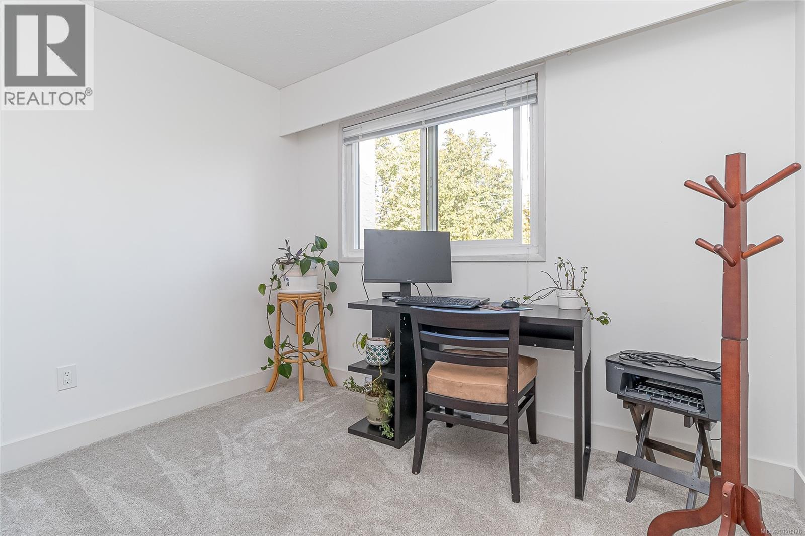 401 924 Cook Street, Victoria