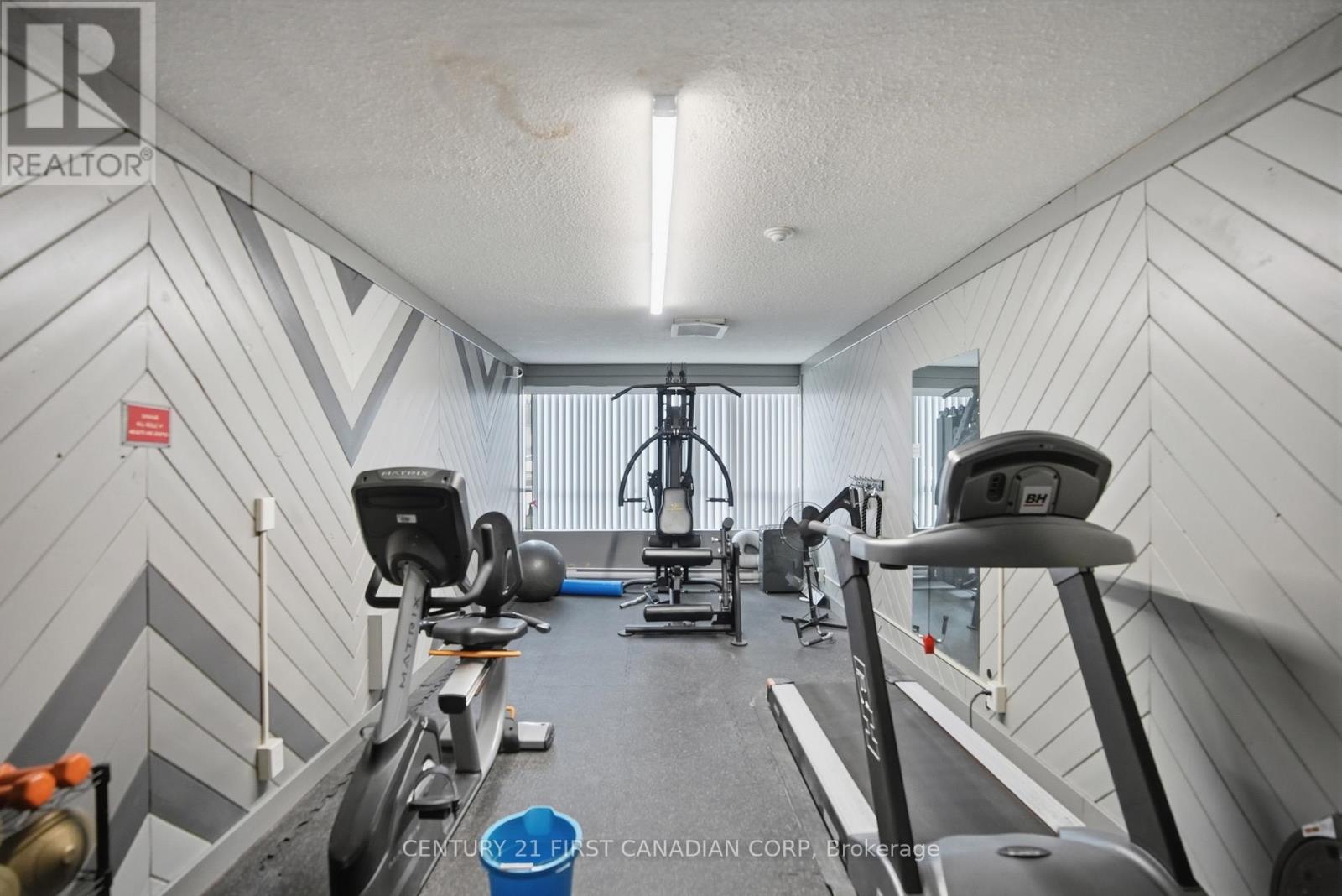 #1008 1600 ADELAIDE STREET N - 32