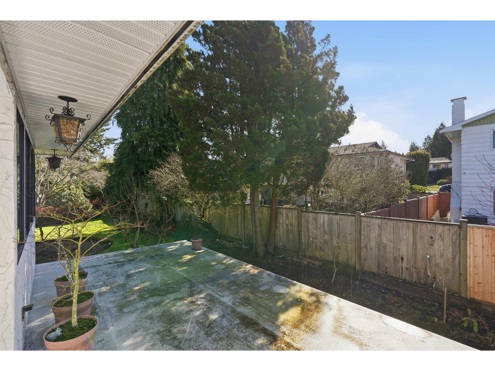 8841 DELMONTE Crescent, Delta