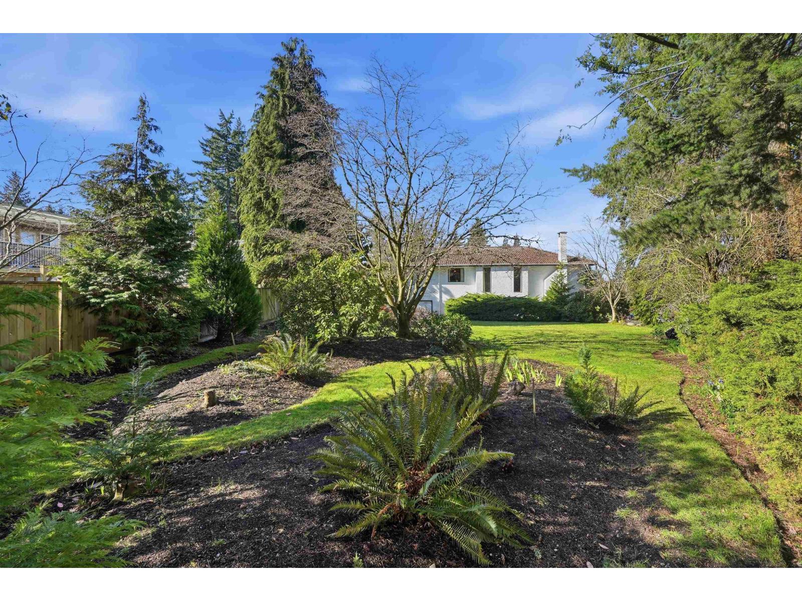 8841 DELMONTE Crescent, Delta