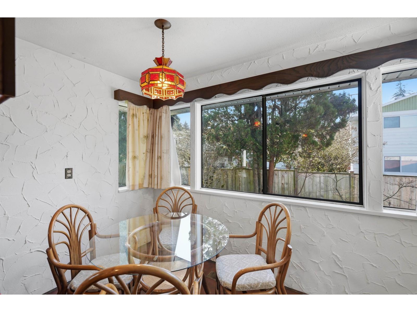 8841 DELMONTE Crescent, Delta