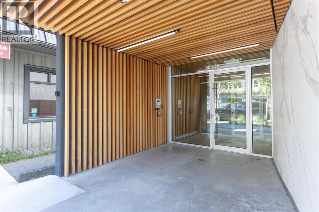 201 38165 CLEVELAND AVENUE, Squamish