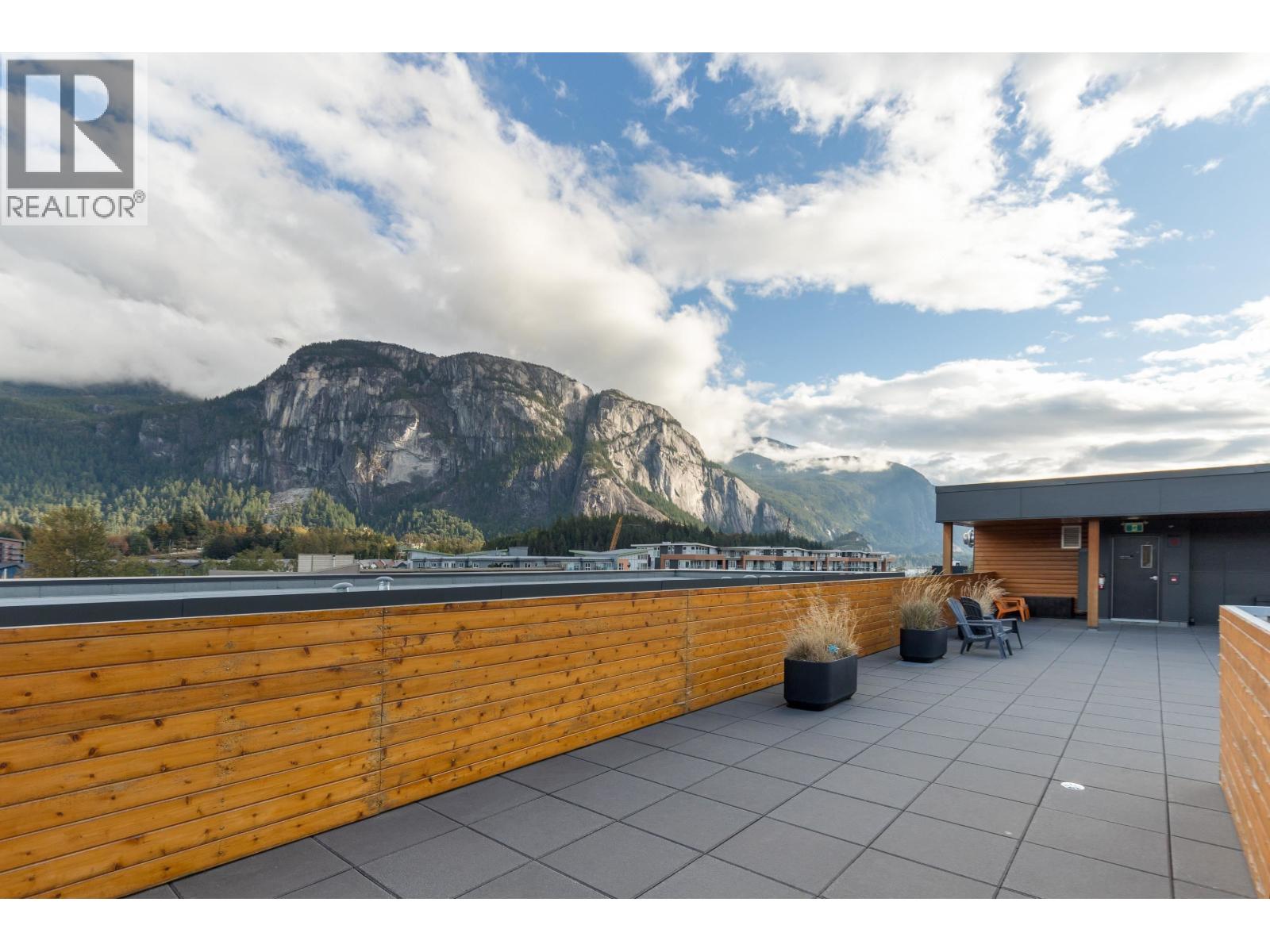 201 38165 CLEVELAND AVENUE, Squamish