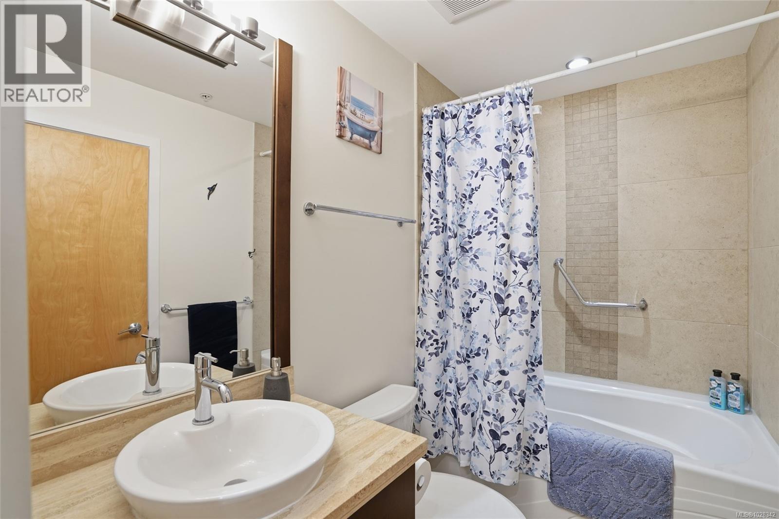 305 194 Beachside Dr, Parksville